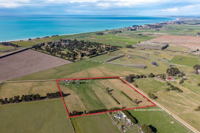 Photo of property in 60 Middle Road, Saint Andrews, Timaru, 7972