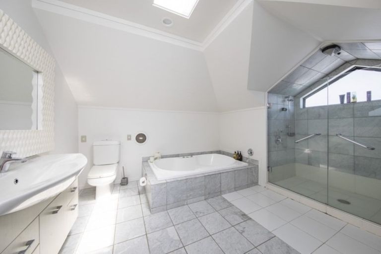 Photo of property in 21 London Street, Hampden, 9410