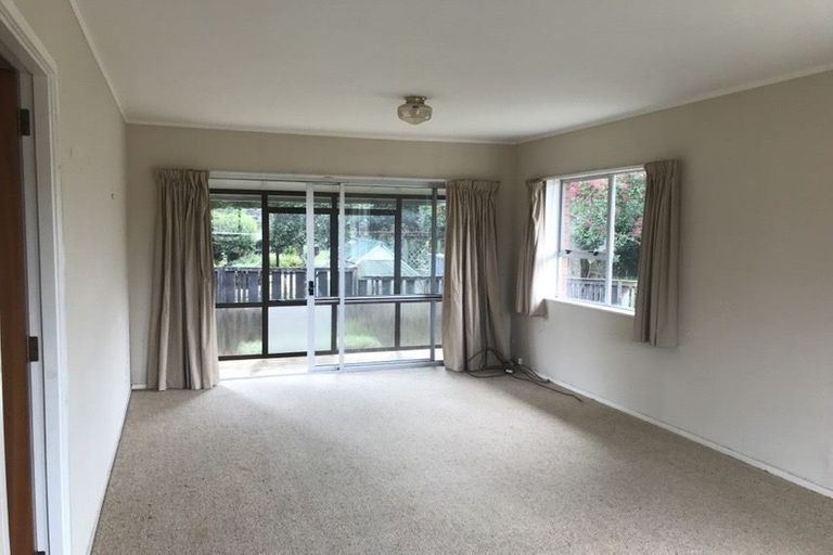 Photo of property in 2/6 Sunshine Place, Papakura, 2110