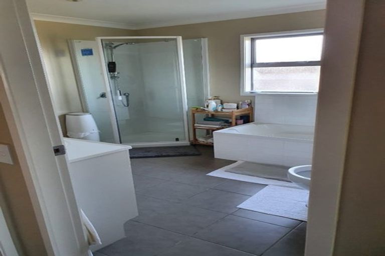 Photo of property in 88a Kirton Drive, Riverstone Terraces, Upper Hutt, 5018