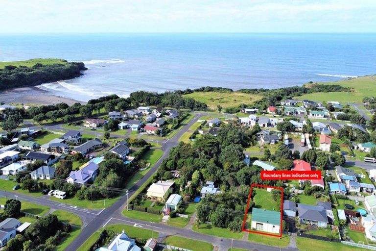 Photo of property in 48 Fox Street, Opunake, 4616