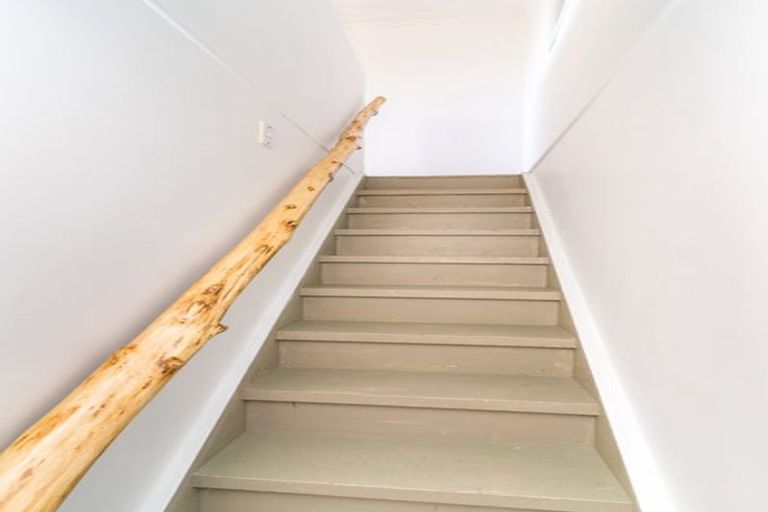 Photo of property in 30 Seaview Terrace, Kew, Dunedin, 9012