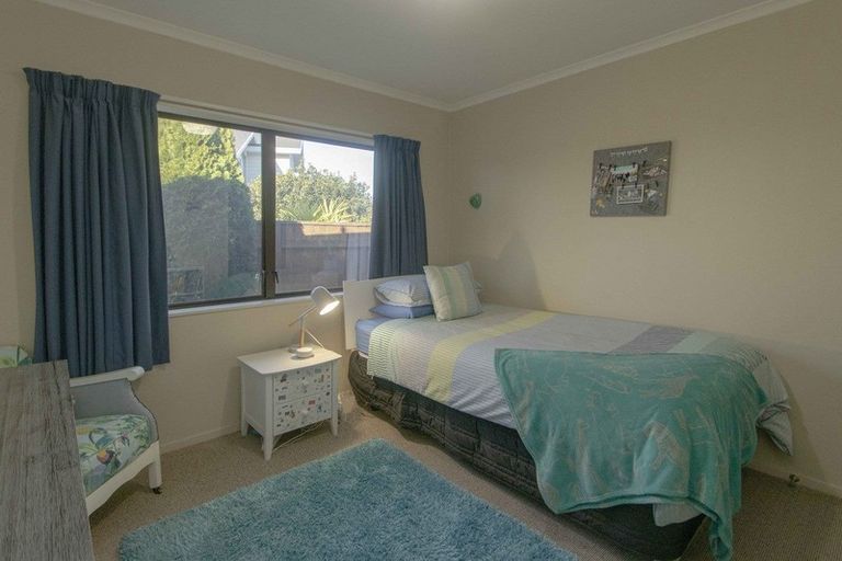Photo of property in 18 Bishops Close, Greenmeadows, Napier, 4112