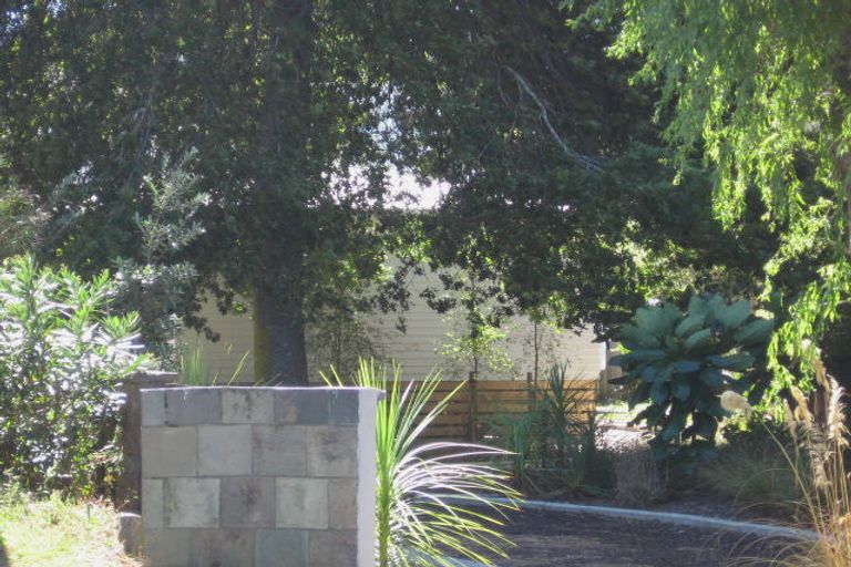 Photo of property in 116 Castor Bay Road, Castor Bay, Auckland, 0620