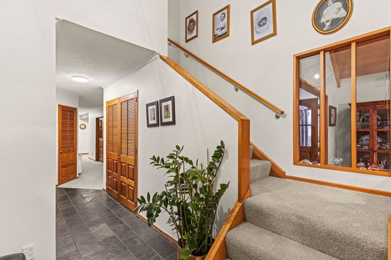 Photo of property in 33 Cherrywood Place, Redwood, Christchurch, 8051