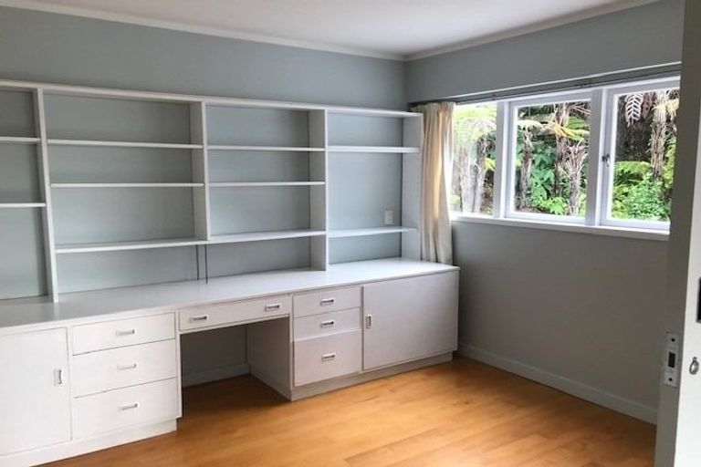 Photo of property in 2 Pine Hill Crescent, Browns Bay, Auckland, 0630