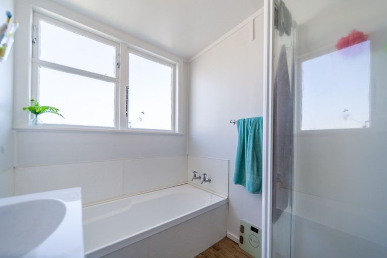 Photo of property in 16 Venables Avenue, Onekawa, Napier, 4110