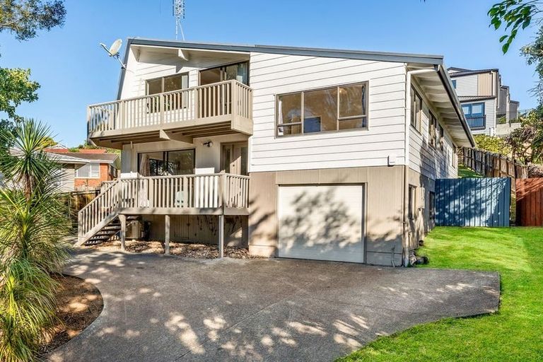 Photo of property in 3 Walnut Lane, Browns Bay, Auckland, 0630