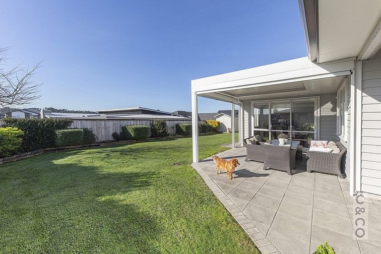 Photo of property in 15 Turpin Road, Riverhead, 0820