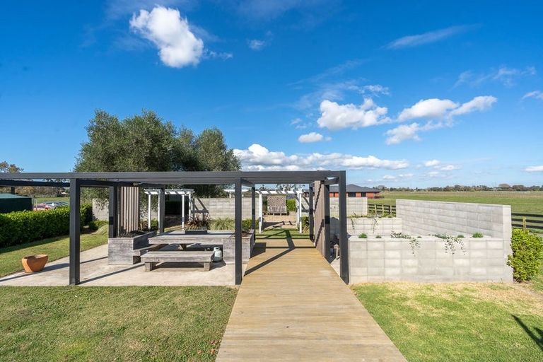 Photo of property in 232 Woodside Road, Matangi, Hamilton, 3284