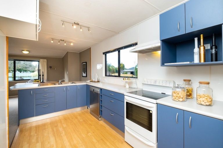 Photo of property in 12 Cormack Place, Greenmeadows, Napier, 4112