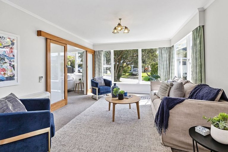 Photo of property in 17 Saint Edmund Crescent, Tawa, Wellington, 5028