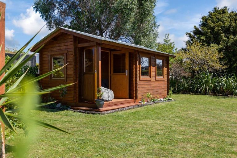 Photo of property in 1 Simpson Crescent, Raumati Beach, Paraparaumu, 5032