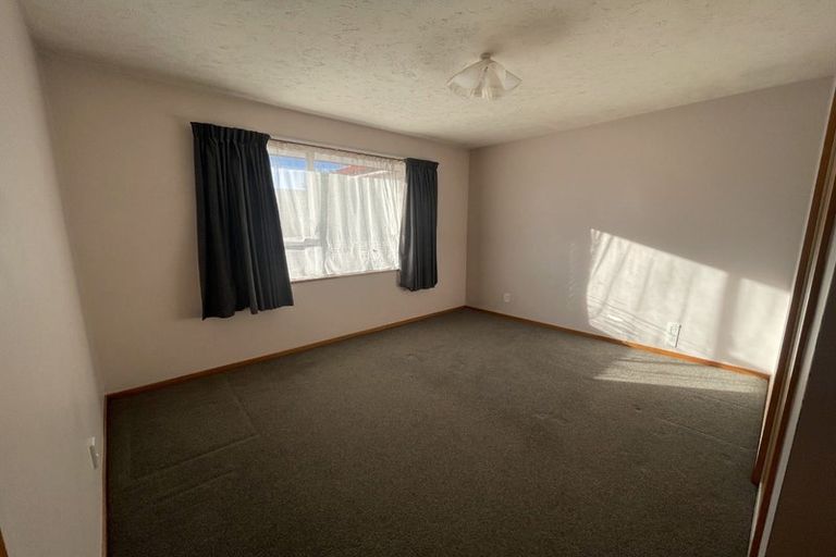 Photo of property in 2/42 Division Street, Riccarton, Christchurch, 8041