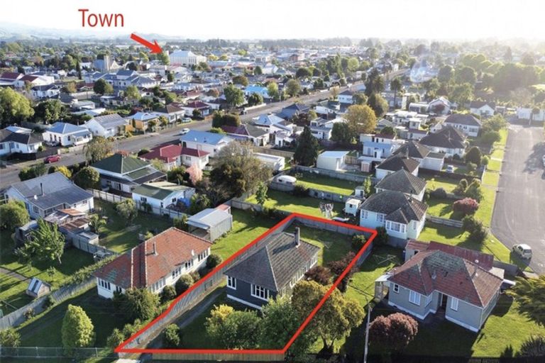 Photo of property in 16 Christian Street, Dannevirke, 4930