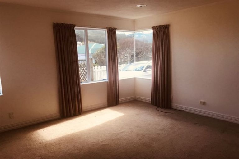 Photo of property in 71 Clyde Street, Island Bay, Wellington, 6023
