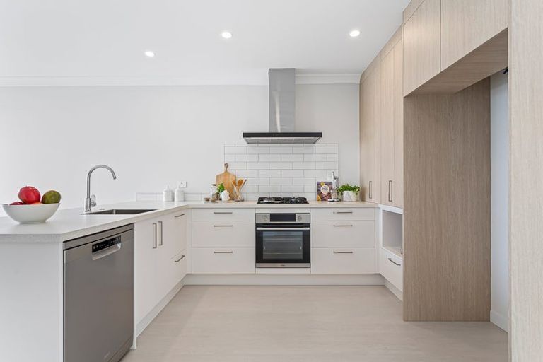 Photo of property in 10 Nuku Place, Manurewa, Auckland, 2102