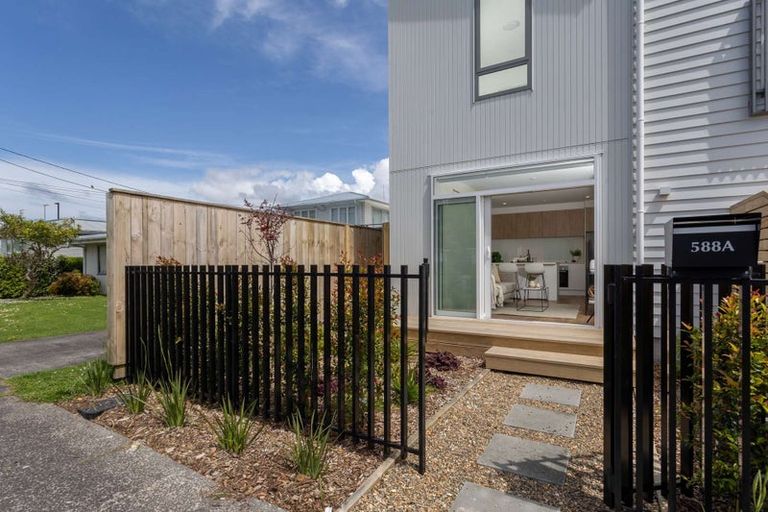 Photo of property in 588a Te Atatu Road, Te Atatu Peninsula, Auckland, 0610