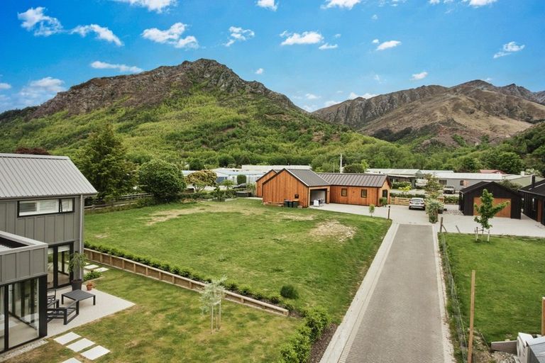 Photo of property in 23 Flynn Lane, Arrowtown, 9302