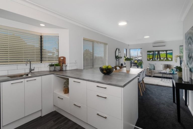 Photo of property in 2/3 Mcintyre Road, Mangere Bridge, Auckland, 2022