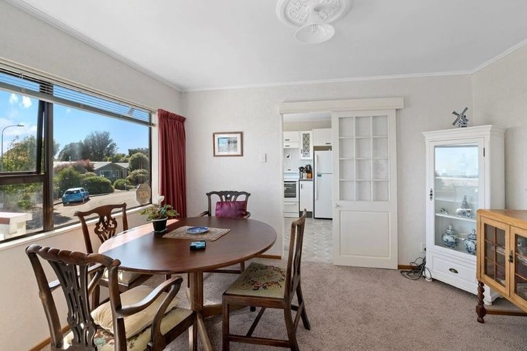 Photo of property in 22 Sunset Terrace, Waikanae Beach, Waikanae, 5036