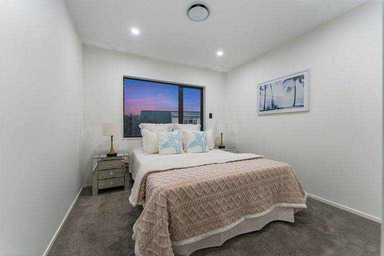 Photo of property in 224a Walter Strevens Drive, Conifer Grove, Takanini, 2112