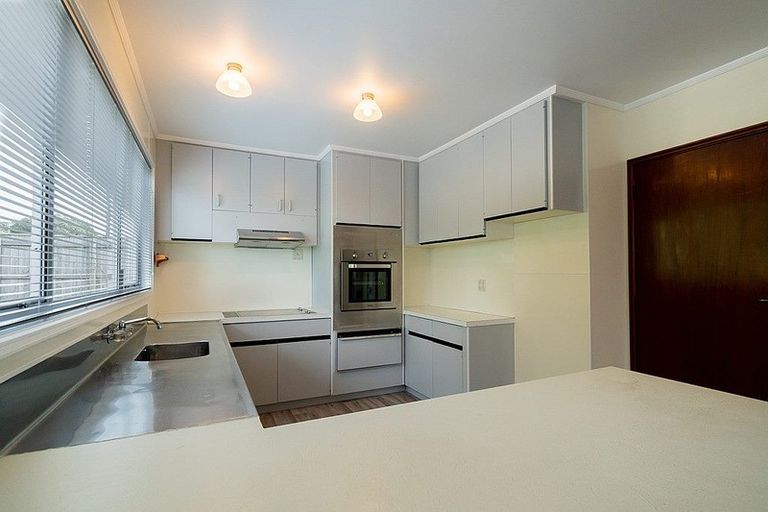 Photo of property in 100 Frankley Road, Frankleigh Park, New Plymouth, 4310