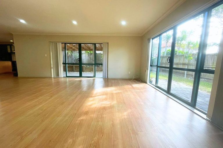 Photo of property in 111 Hugh Green Drive, Pinehill, Auckland, 0632