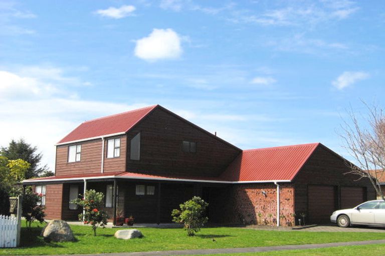 Photo of property in 8 Elder Grove, Whalers Gate, New Plymouth, 4310