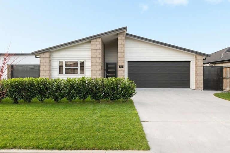 Photo of property in 56 Awataha Crescent, Pyes Pa, Tauranga, 3110