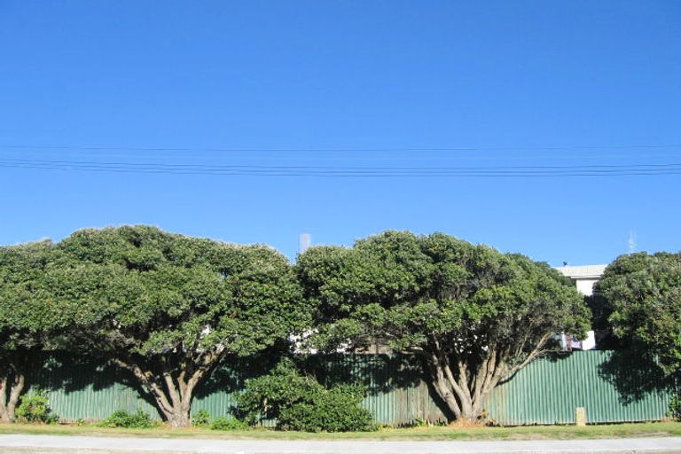 Photo of property in 17 Koromiko Street, Otaki Beach, Otaki, 5512