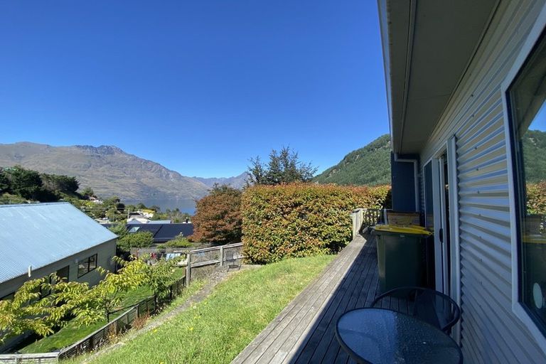 Photo of property in 21 Watts Road, Fernhill, Queenstown, 9300