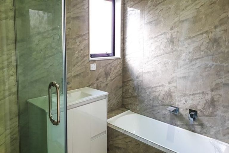 Photo of property in 2b Bunnythorpe Road, Papakura, 2110