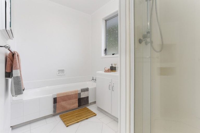 Photo of property in 53a Salamanca Road, Sunnynook, Auckland, 0620