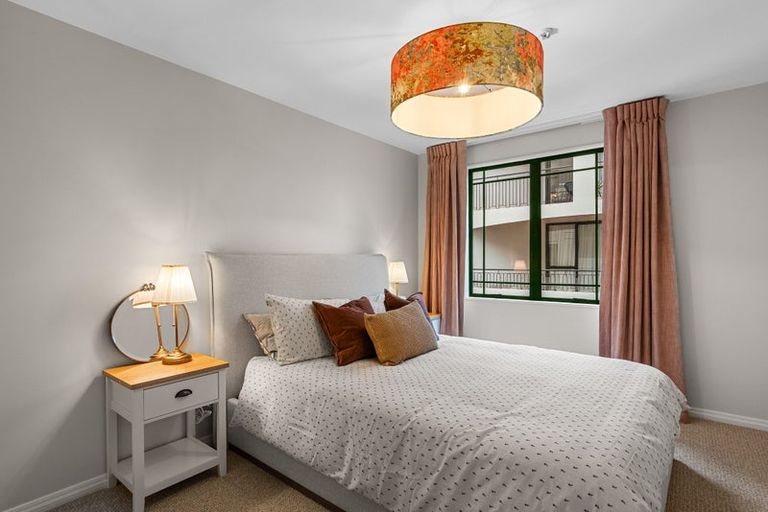 Photo of property in Regent Courts, 2/75 Gloucester Street, Christchurch Central, Christchurch, 8013