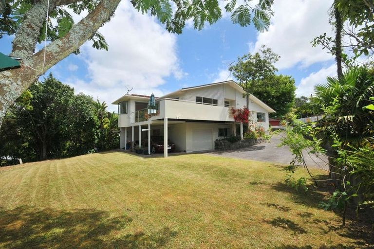 Photo of property in 30 Kiteroa Terrace, Rothesay Bay, Auckland, 0630