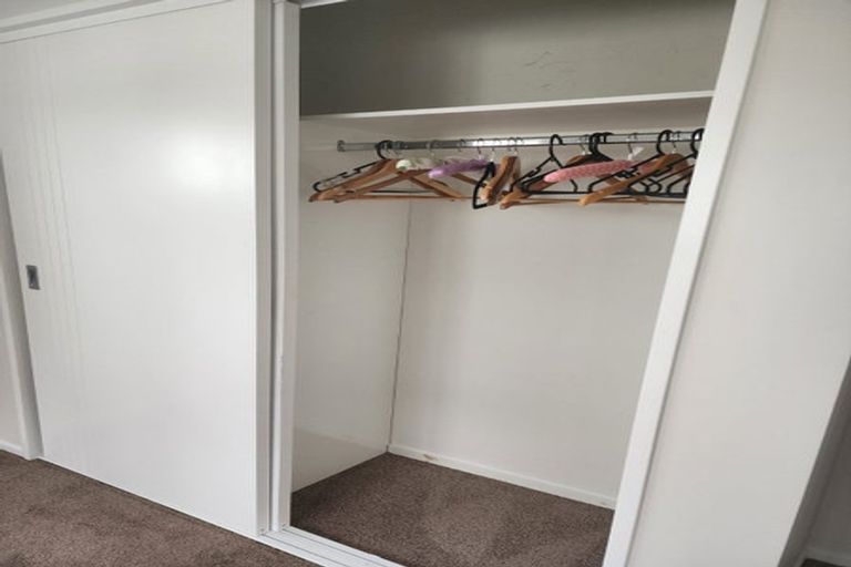 Photo of property in 4223b Great North Road, Glendene, Auckland, 0602