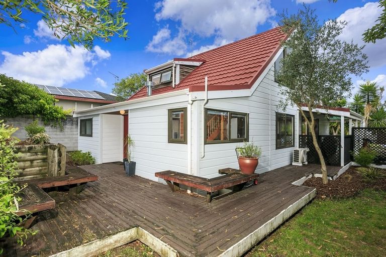 Photo of property in 79 Caribbean Drive, Unsworth Heights, Auckland, 0632