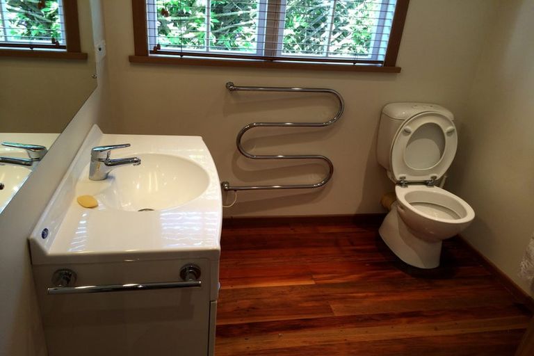 Photo of property in 1/13 Elliott Avenue, Bayview, Auckland, 0629