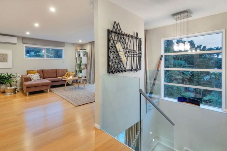 Photo of property in 15 Anakiwa Place, Milford, Auckland, 0620