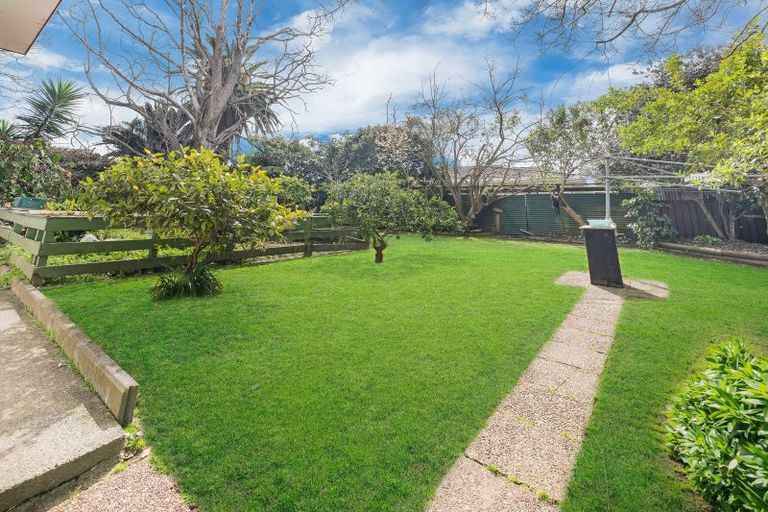 Photo of property in 6 Youngs Road, Papakura, 2110