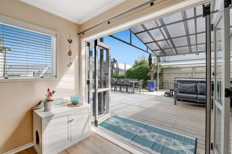 Photo of property in 17 Cape Cod Drive, Gulf Harbour, Whangaparaoa, 0930