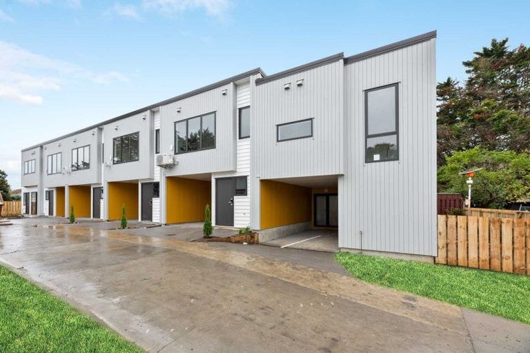 Photo of property in 2d Cadiz Place, Red Hill, Papakura, 2110