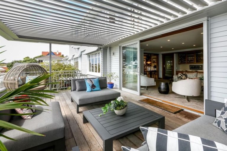 Photo of property in 39 Fillis Street, New Plymouth, 4310
