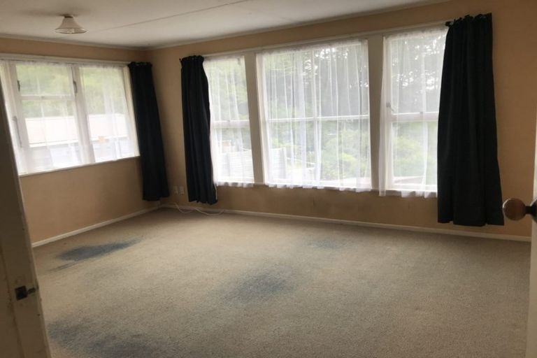 Photo of property in 92 Ironside Road, Johnsonville, Wellington, 6037