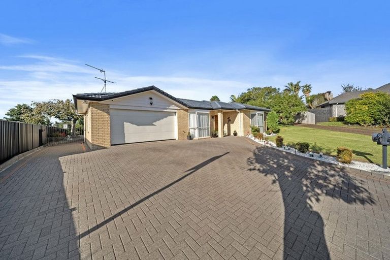 Photo of property in 17 Flora Place, Wattle Downs, Auckland, 2103