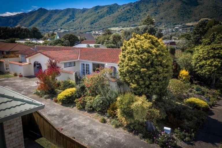 Photo of property in 29 Sylvan Avenue, Waikanae, 5036