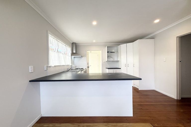 Photo of property in 25 Kereru Street, Henderson, Auckland, 0612