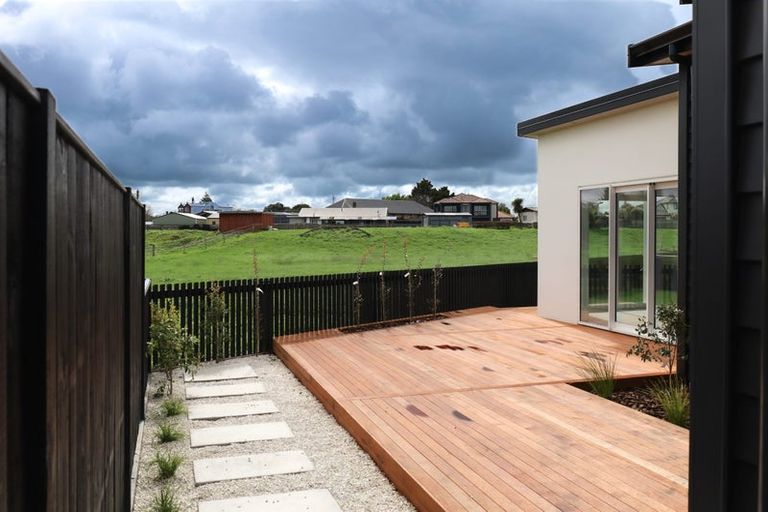 Photo of property in 24 Mangatainoka Lane, Awapuni, 4412