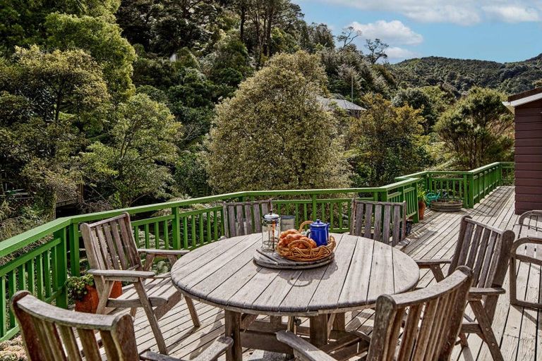 Photo of property in 2 Lady Bell Grove, Lowry Bay, Lower Hutt, 5013